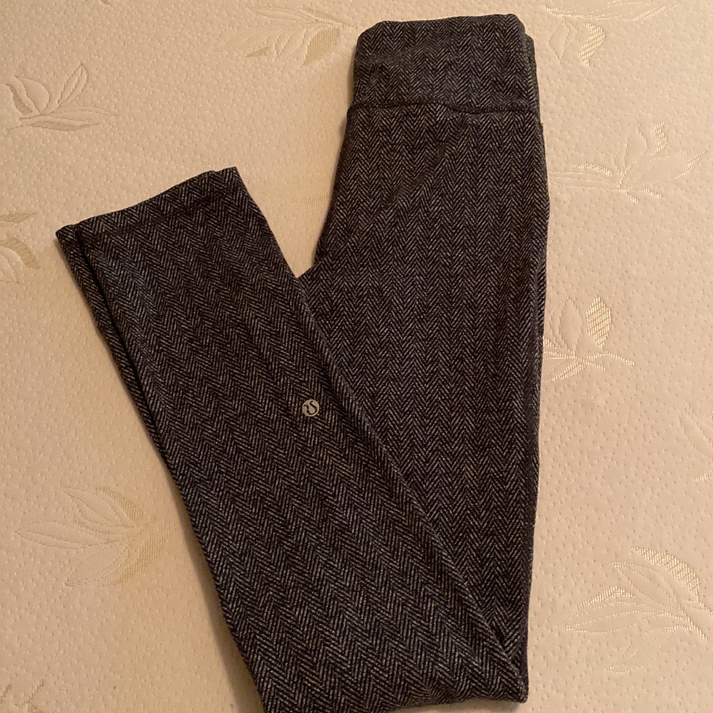 Lululemon midweight mini chevron print leggings size 6